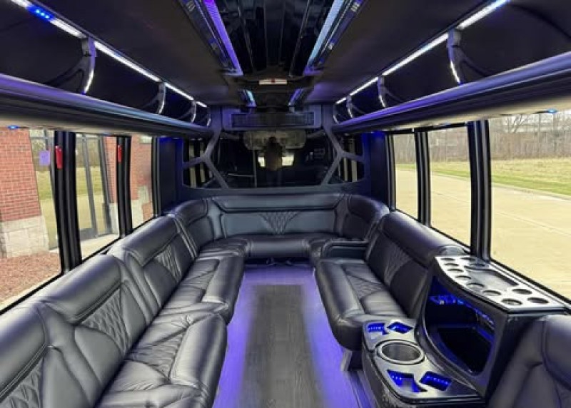 2016 Ford E-450 Limo Bus