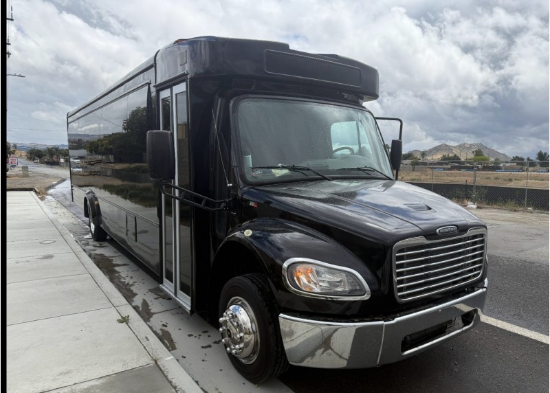 2016 Freightliner Coach Party Bus