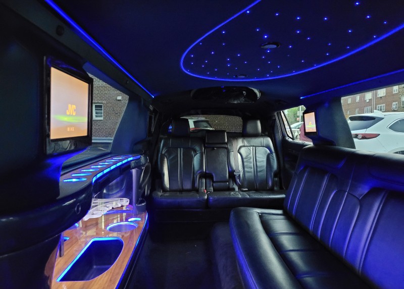 2014 Lincoln MKT Limousine