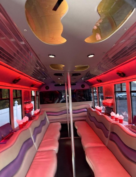 2005 Chevrolet C5500 Party Bus