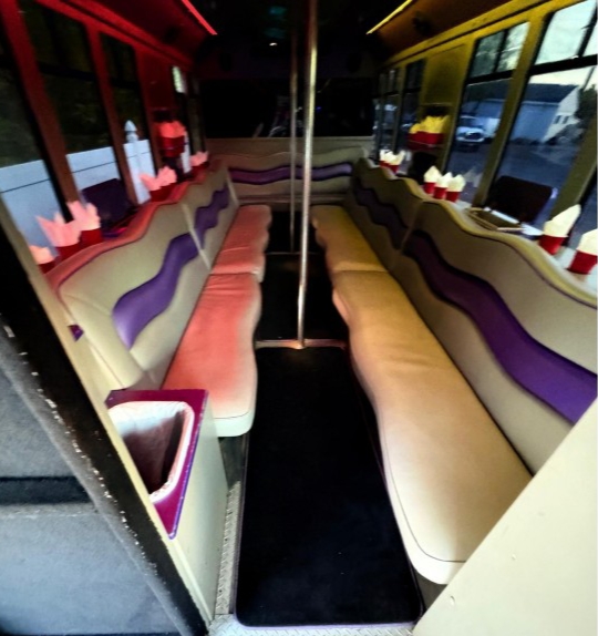 2005 Chevrolet C5500 Party Bus