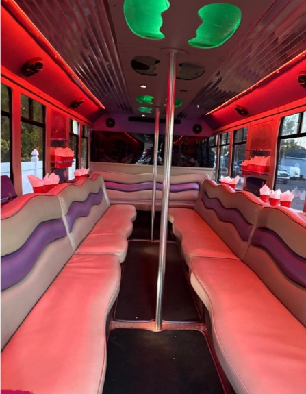 2005 Chevrolet C5500 Party Bus