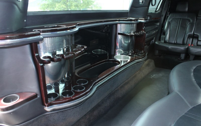 2014 Lincoln MKT Limousine