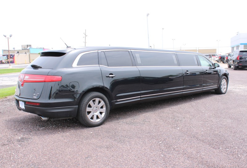 2014 Lincoln MKT Limousine