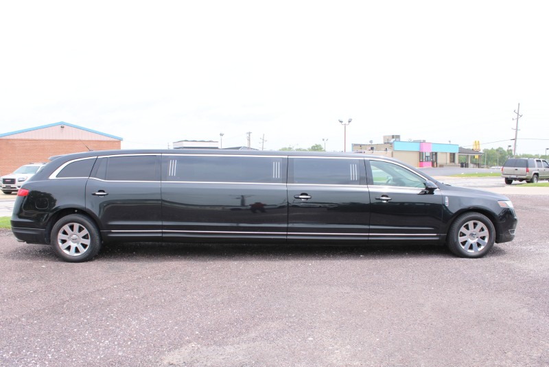 2014 Lincoln MKT Limousine