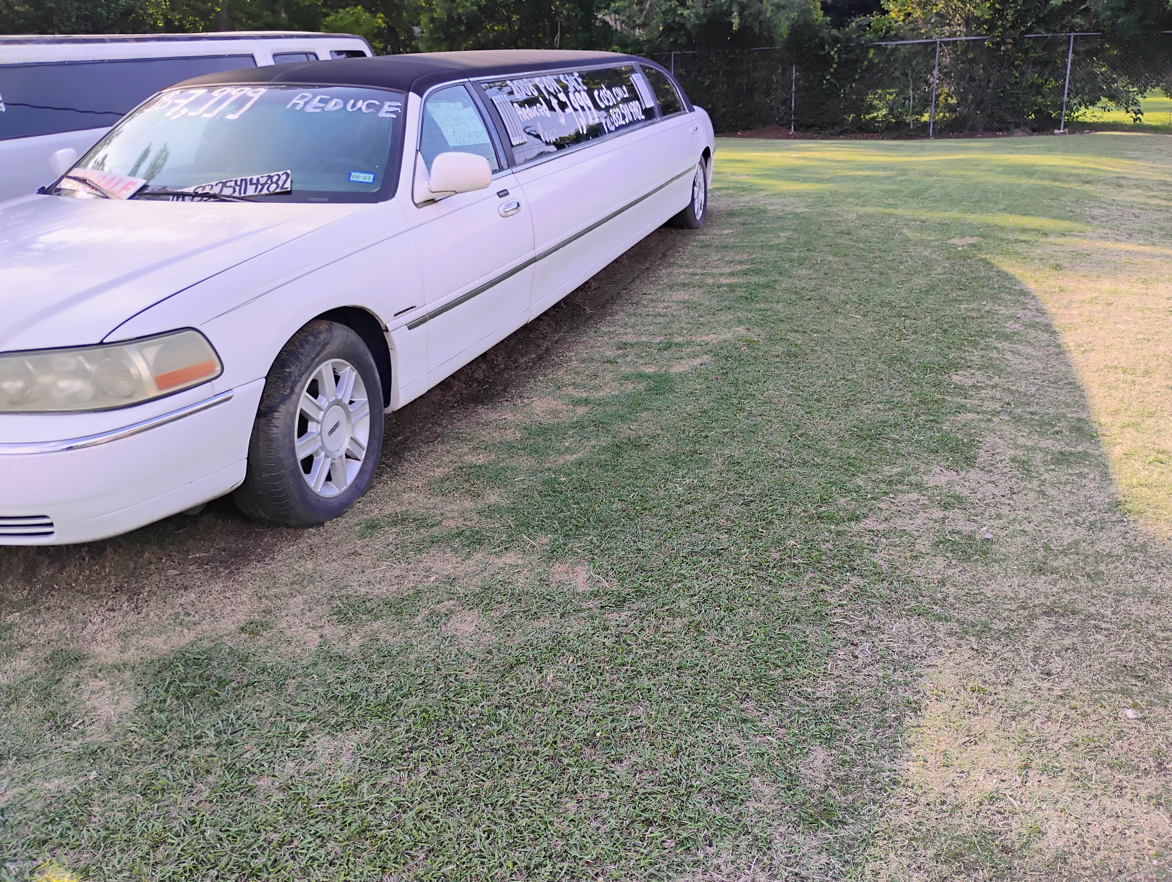 Reduced Price Lincoln Town Car L 2008 stretch limo 10 passengers