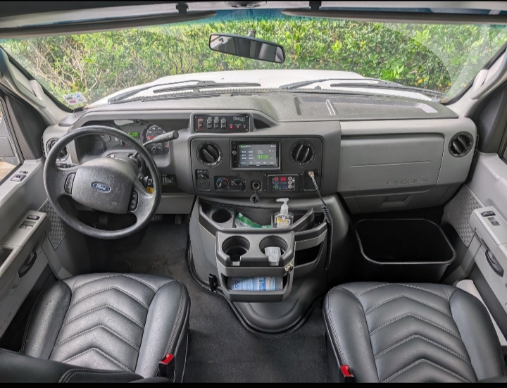 2019 Ford E-450 Shuttle Bus