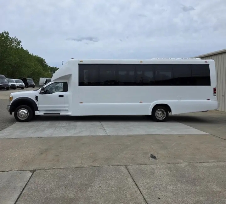 2017 Ford F-550 Shuttle Bus