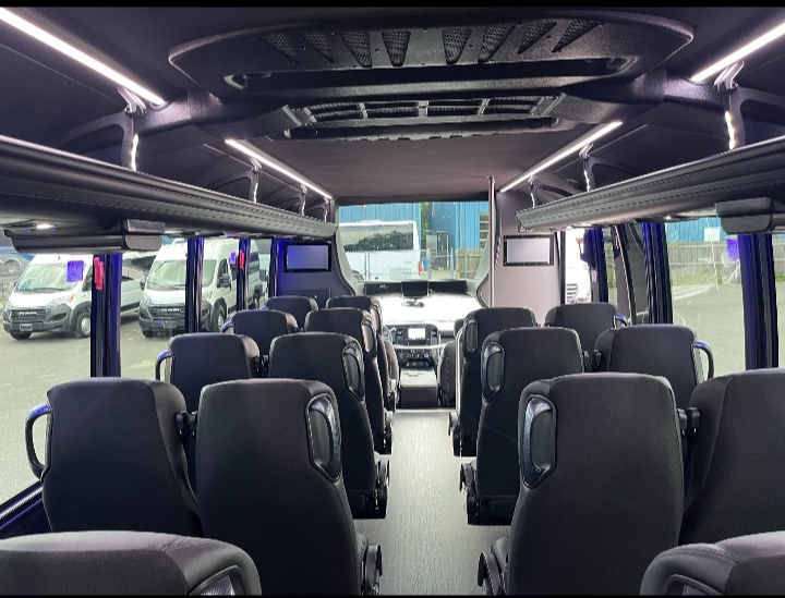 2025 Ford F-600 Executive Shuttle Bus