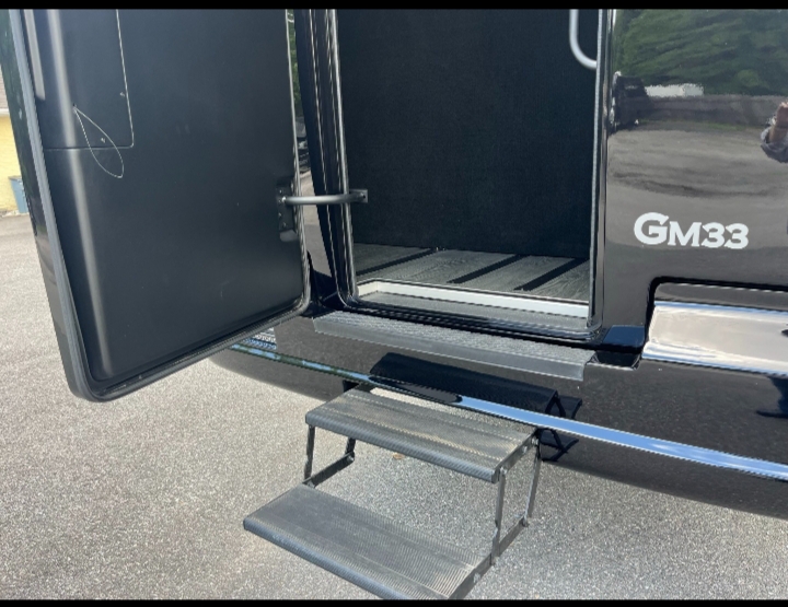 2025 Ford F-600 Executive Shuttle Bus