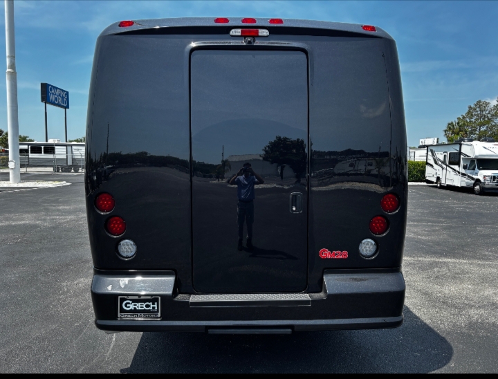 2025 Ford E-450 Shuttle Bus