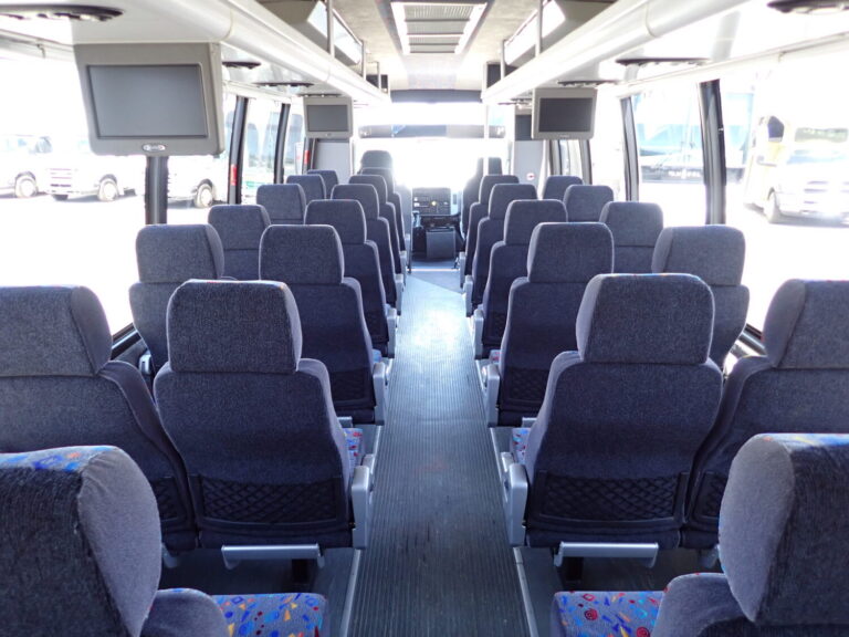 2007 International Krystal Coach K38 Shuttle Bus