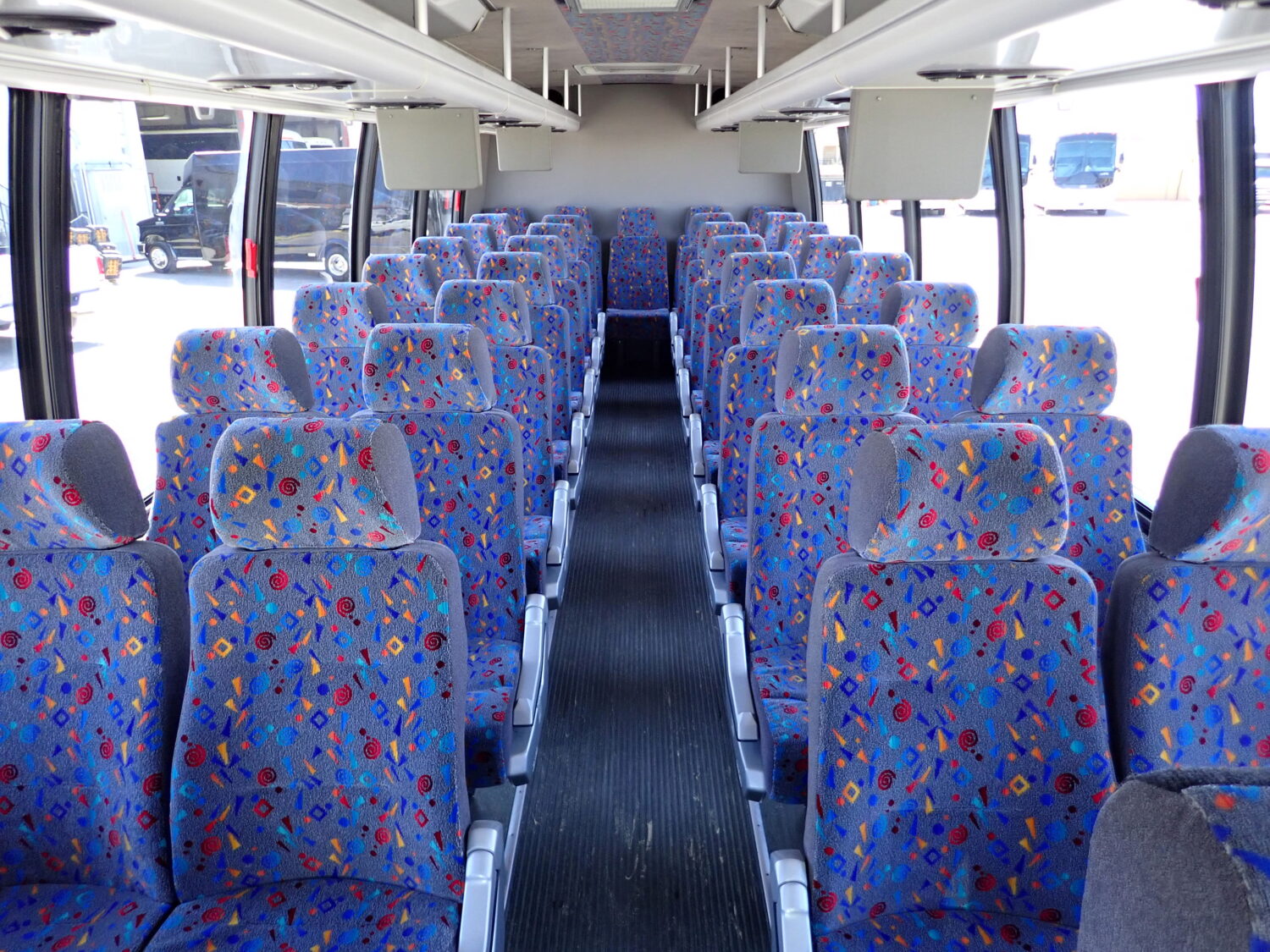 2007 International Krystal Coach K38 Shuttle Bus
