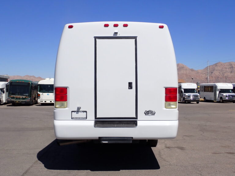 2007 International Krystal Coach K38 Shuttle Bus