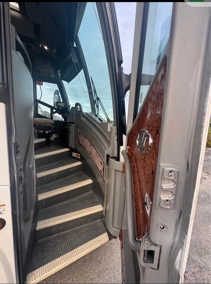 2014 MCI J4500 Motorcoach