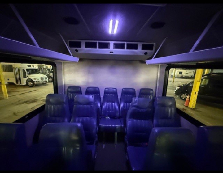 2012 Freightliner Executive Shuttle