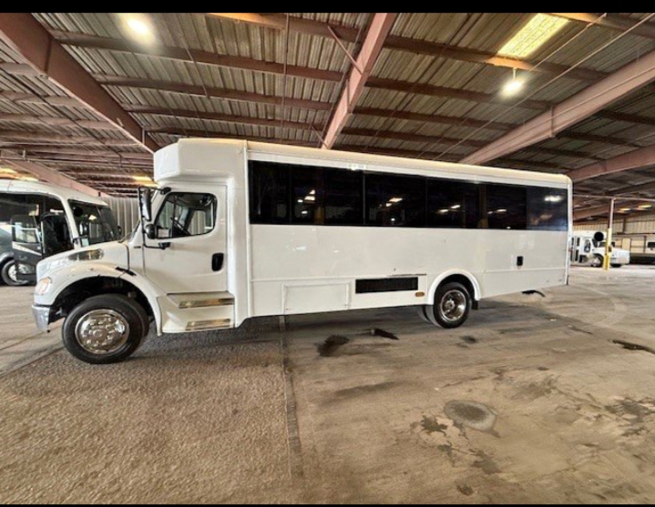 2012 Freightliner Executive Shuttle