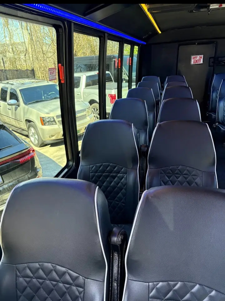 2017 Ford F-550 Shuttle Bus