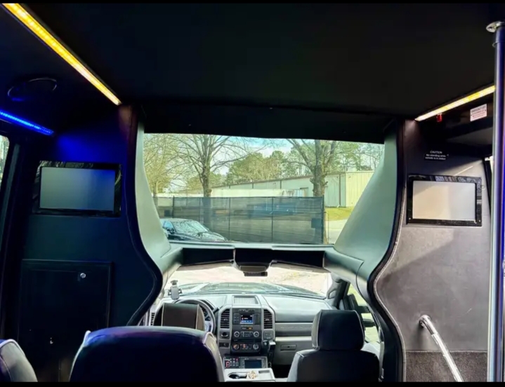 2017 Ford F-550 Shuttle Bus