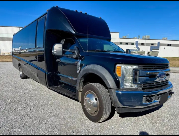 2017 Ford F-550 Shuttle Bus