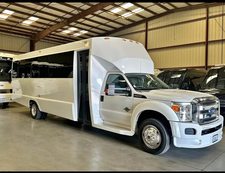 2012 Ford F-550 Limo Bus