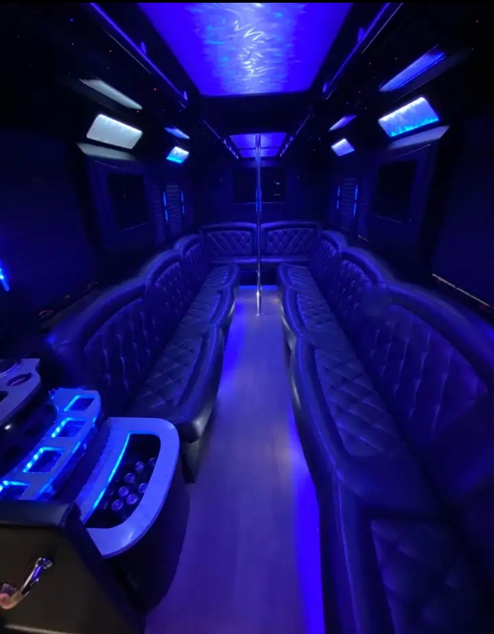 2012 Ford F-550 Limo Bus