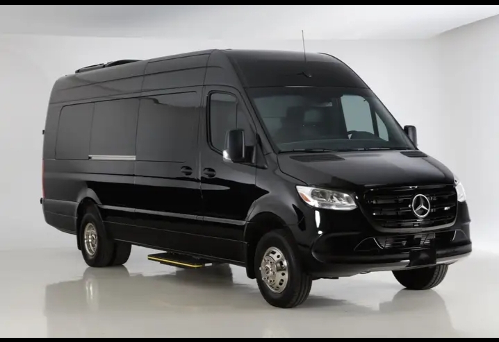 Mercedes-Benz Sprinter 2025