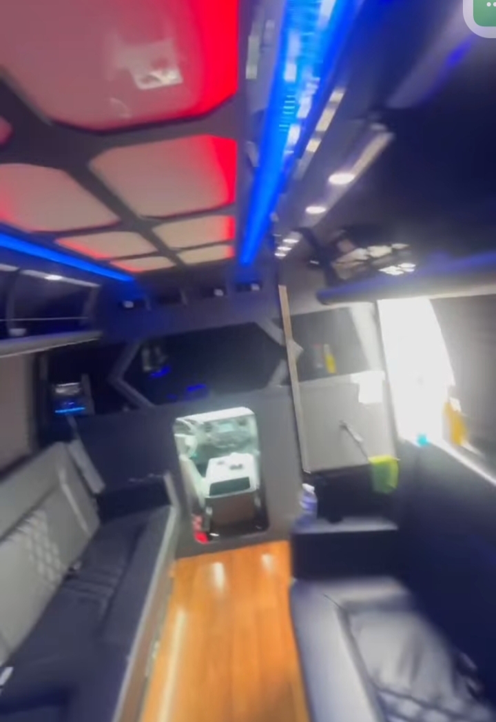 2015 Ford F-550 Party Bus