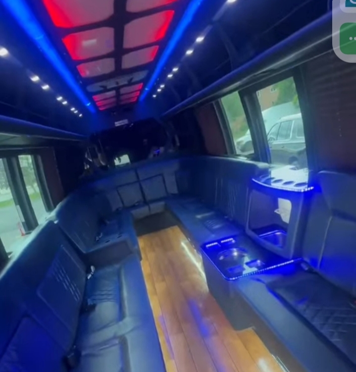 2015 Ford F-550 Party Bus