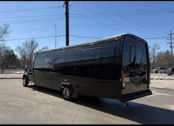2017 Ford F-550 Shuttle Bus
