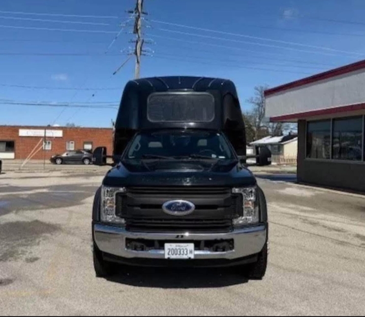 2017 Ford F-550 Shuttle Bus