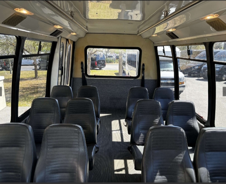 2007 Ford E-450 Shuttle Bus