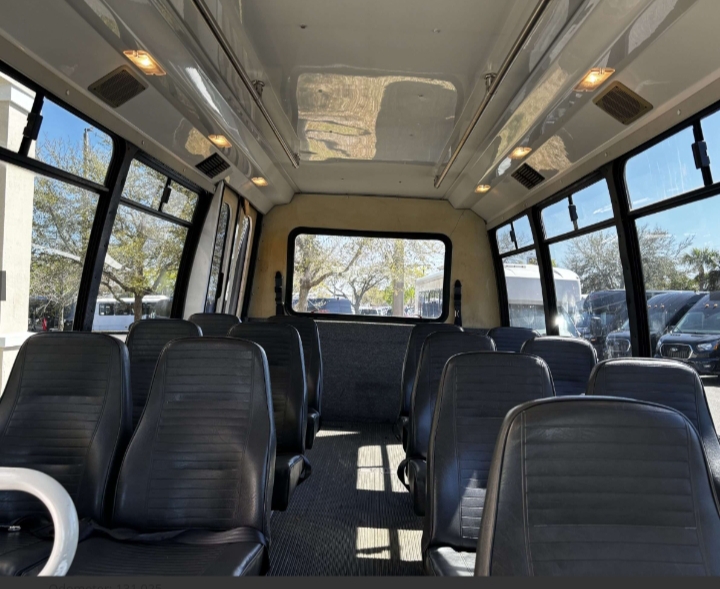 2007 Ford E-450 Shuttle Bus