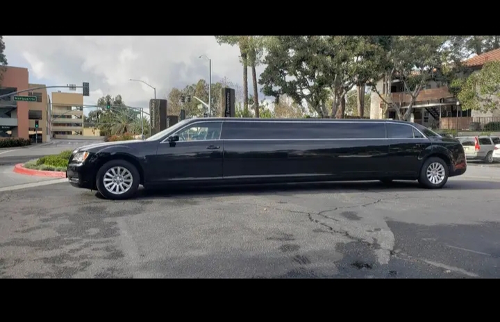2013 Chrysler 300 Limousine