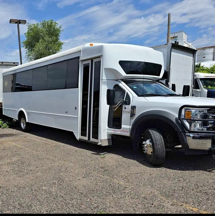 2017 Ford F-550 Party Bus