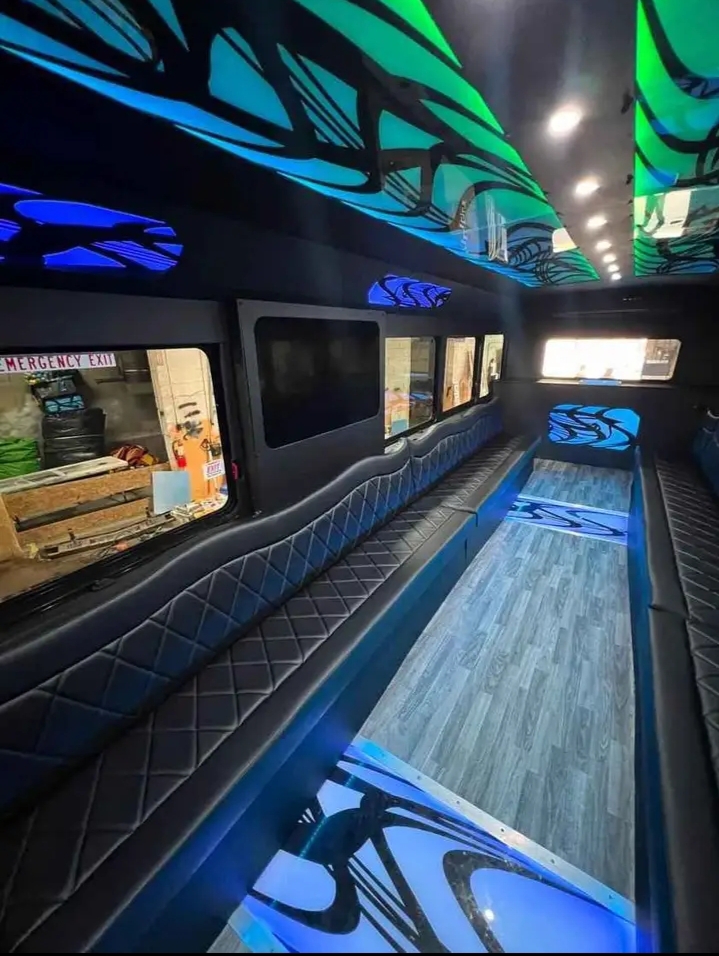 2017 Ford F-550 Party Bus