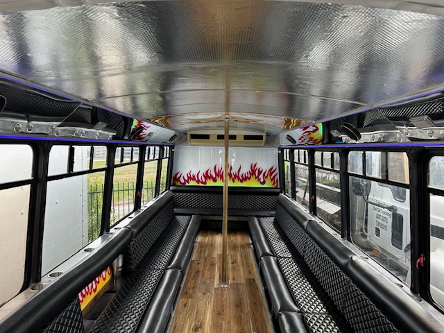 Freightliner Coach 2003