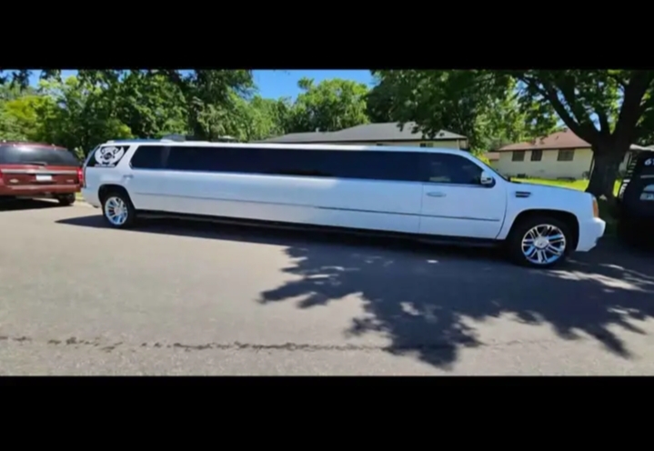 2008 Cadillac Escalade Limousine
