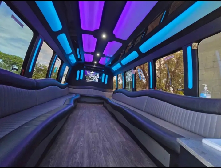2009 Chevrolet C4500 Party Bus