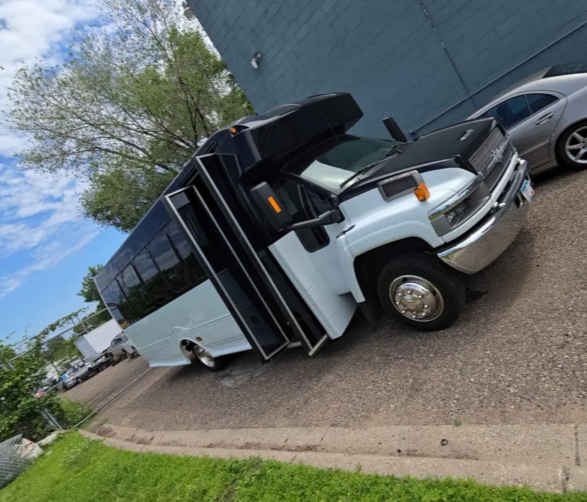 2009 Chevrolet C4500 Party Bus