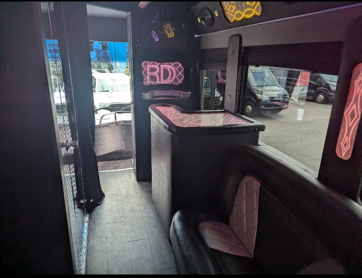 2013 Freightliner CT Coach Limo Bus
