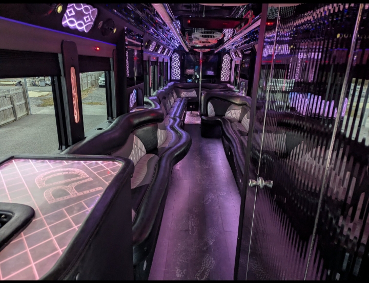 2013 Freightliner CT Coach Limo Bus