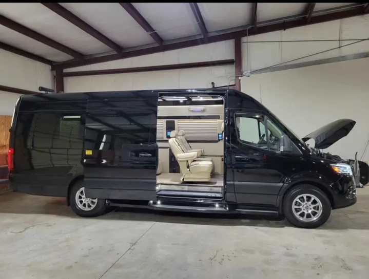 2022 Mercedes Benz Sprinter