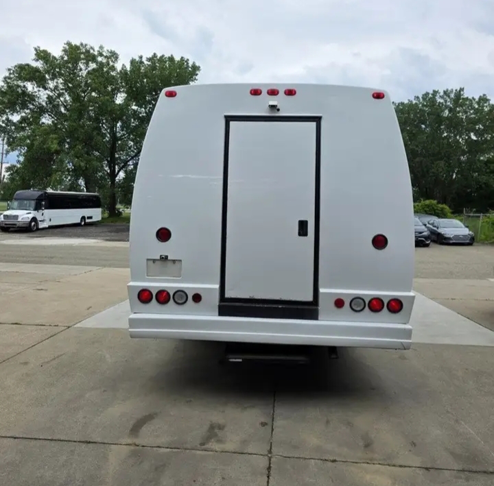 2001 Ford E-450 Limo Bus