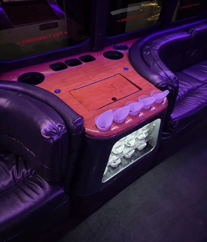 2001 Ford E-450 Limo Bus