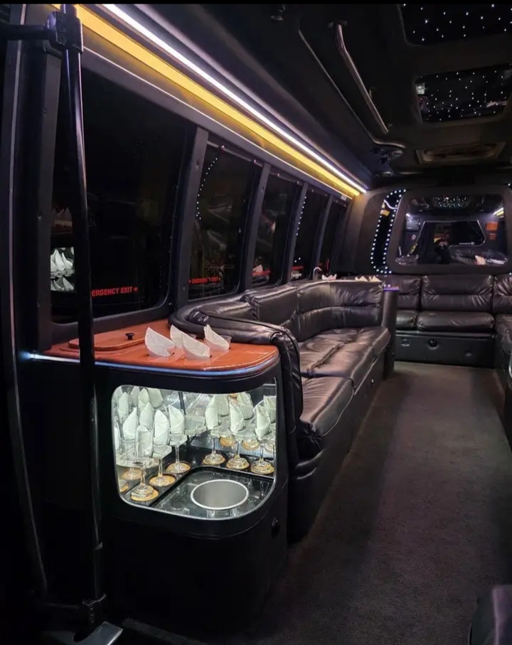 2001 Ford E-450 Limo Bus