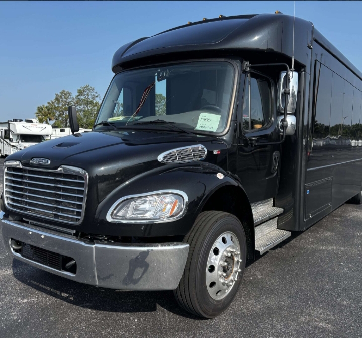 2025 Freightliner S2 Shuttle Bus