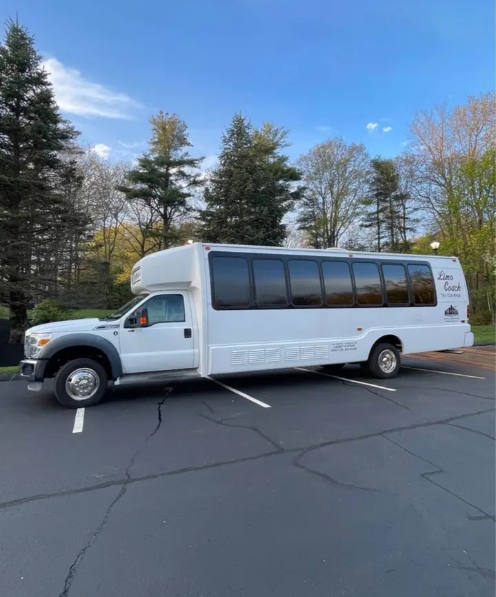 2011 Ford F-550 Limo Bus
