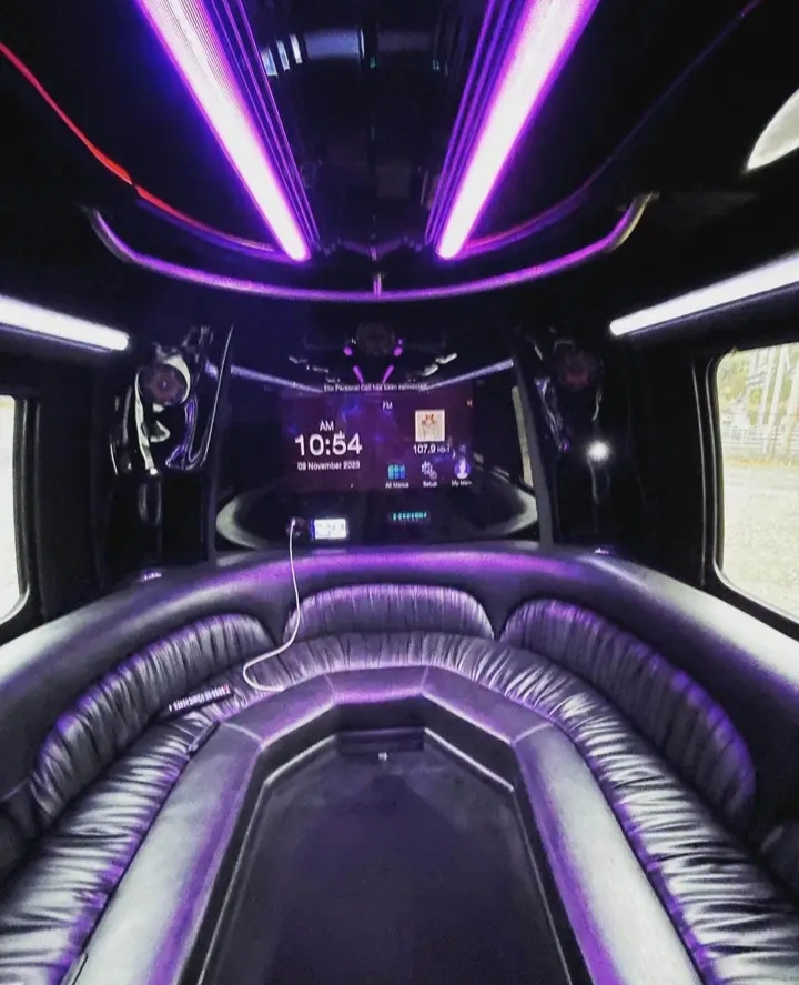 2011 Ford F-550 Limo Bus