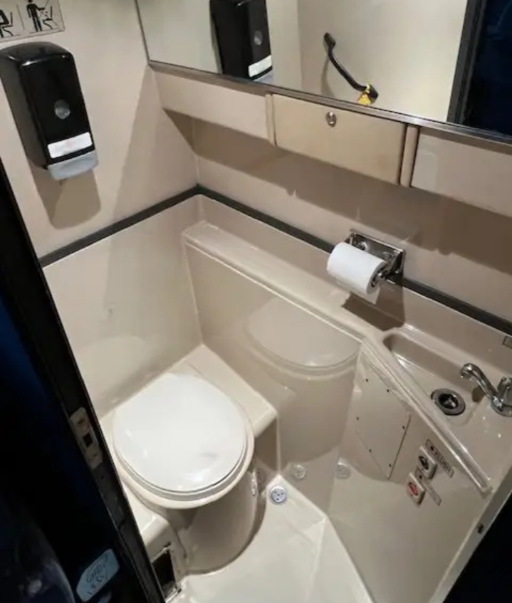 2011 Prevost H3-45 Motorcoach